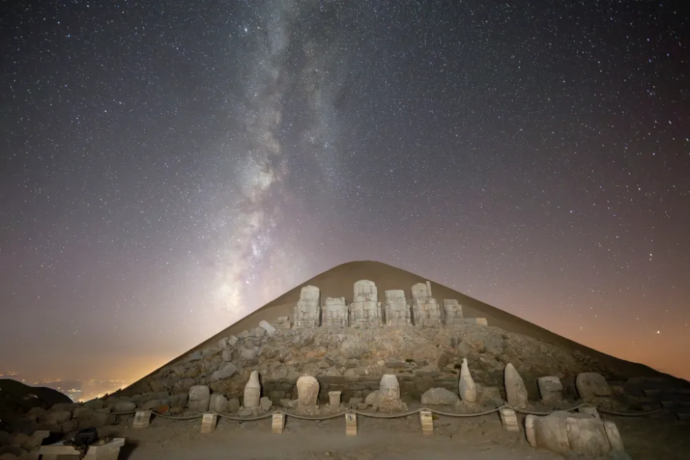 Nemrut'ta gökyüzü ve yıldızların