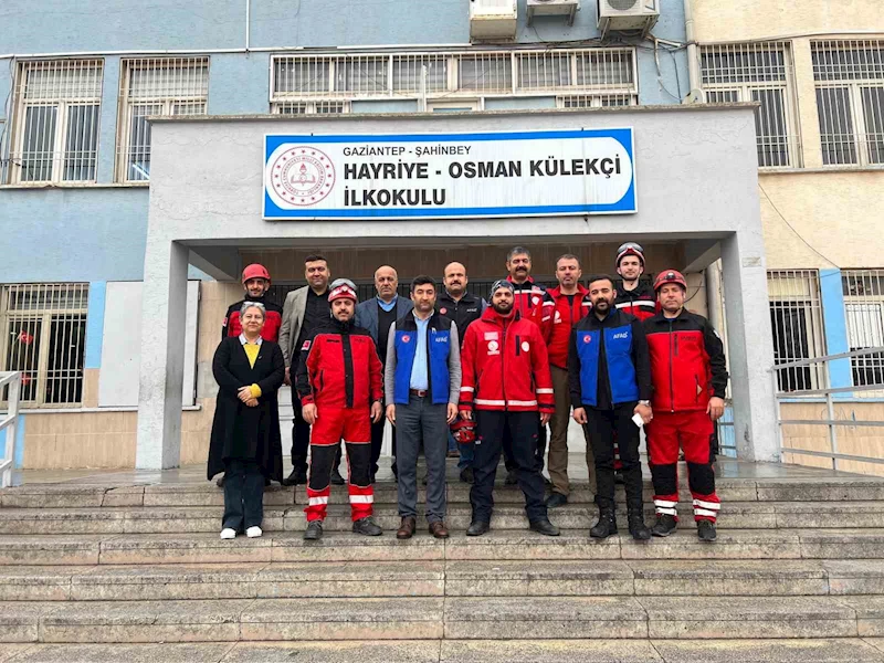 Okullarda deprem tatbikatı yapıldı