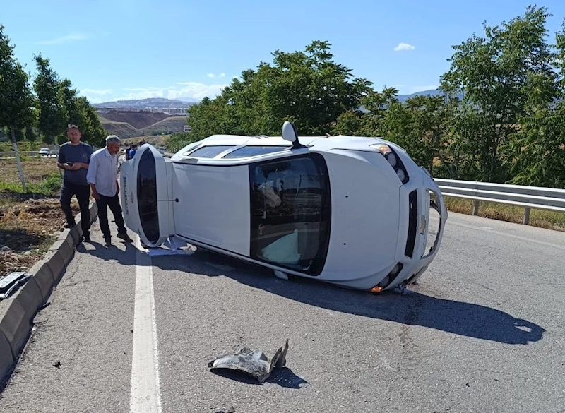 Adıyaman’da otomobilin takla atması