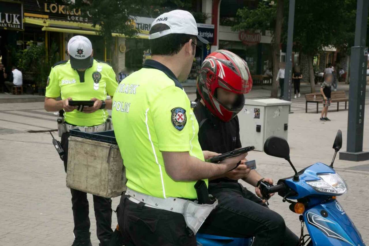 20 bin araç denetlendi, 4 bin sürücüye işlem yapıldı