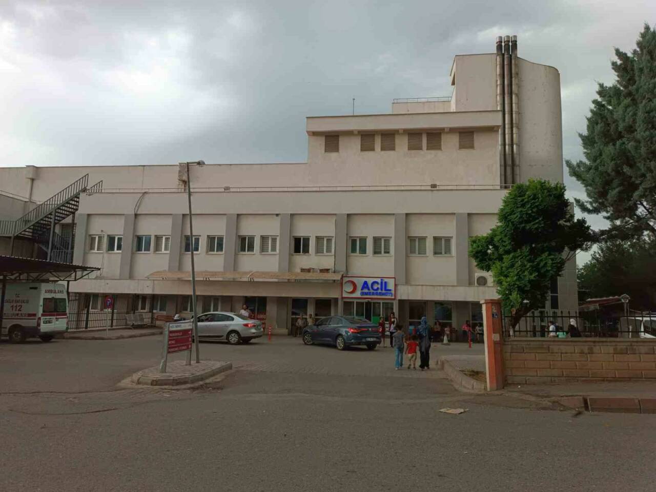 SİİRT'İN KURTALAN İLÇESİNDE DENGESİNİ KAYBEDEREK EVLERİNİN BAHÇESİNDEKİ SULAMA HAVUZUNA DÜŞEN