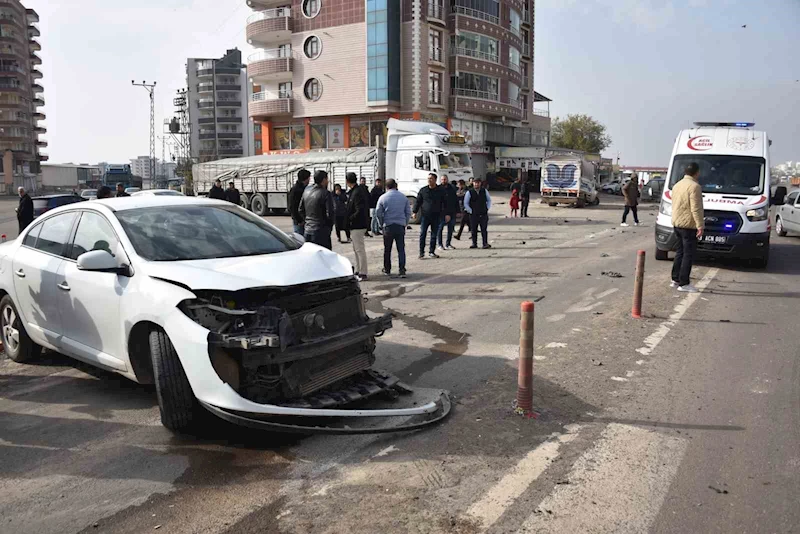 Şanlıurfa’nın Siverek ilçesinde otomobil