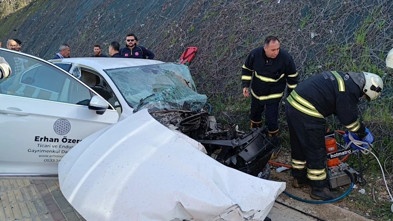 Trafik kazasında yaralanan emlakçı