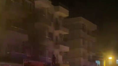 Adıyaman’da Altınşehir Mahallesi'nde bir binanın 2. katında çıkan yangın, çevrede