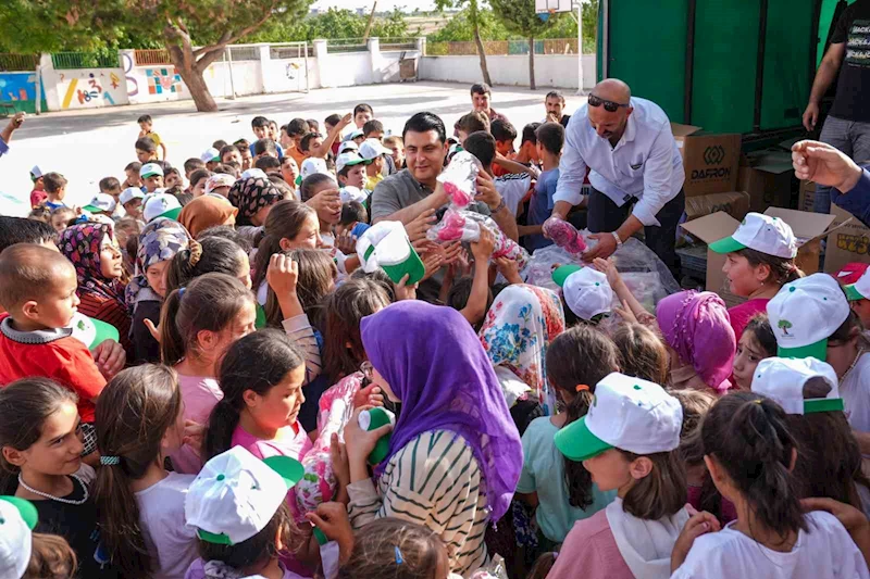 Yılmaz, ihtiyaç sahiplerine gıda