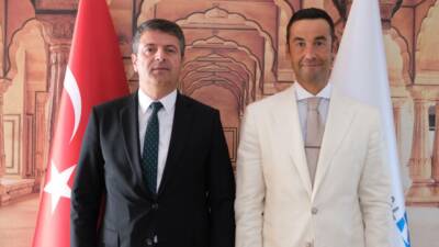 Adıyaman Belediye Başkanı Abdurrahman Tutdere, Akın Global Eğitim ve Yardım