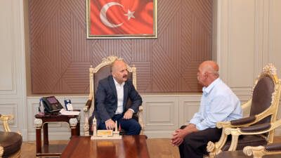 Adıyaman Valisi Osman Varol, halk buluşmaları çerçevesinde vatandaşlarla bir araya