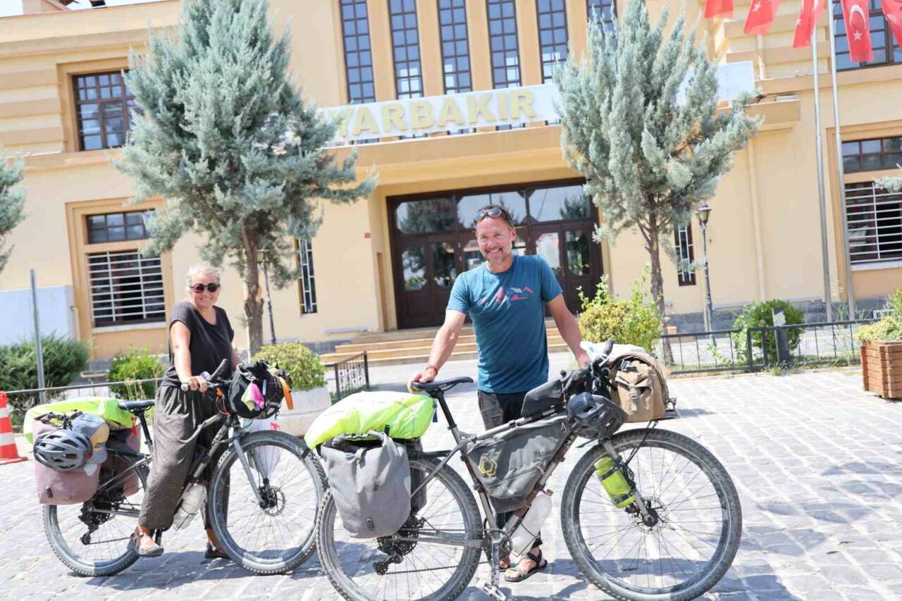 140 gündür bisikletle gezen Danimarkalı çiftin durağı Diyarbakır oldu