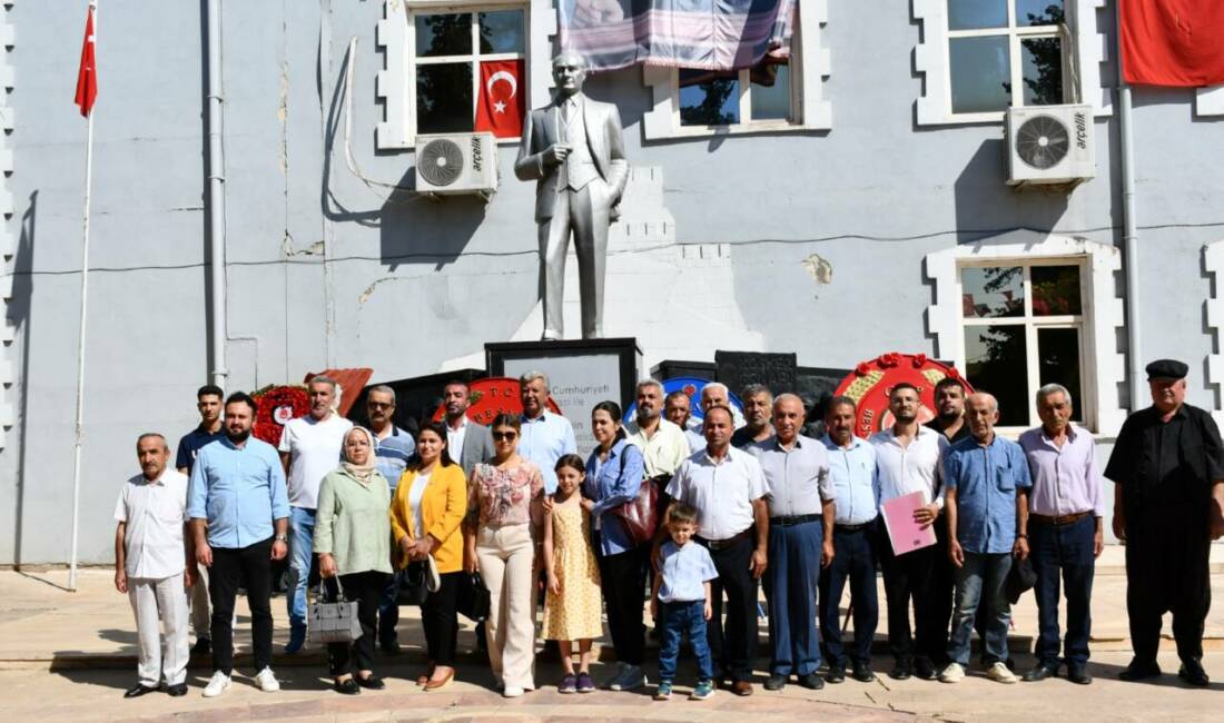 Besni Kaymakamlığı önünde düzenlenen