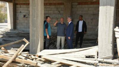 Besni Belediye Başkanı Reşit Alkan, Ali Erdemoğlu Mahallesi'nde hayırsever iş