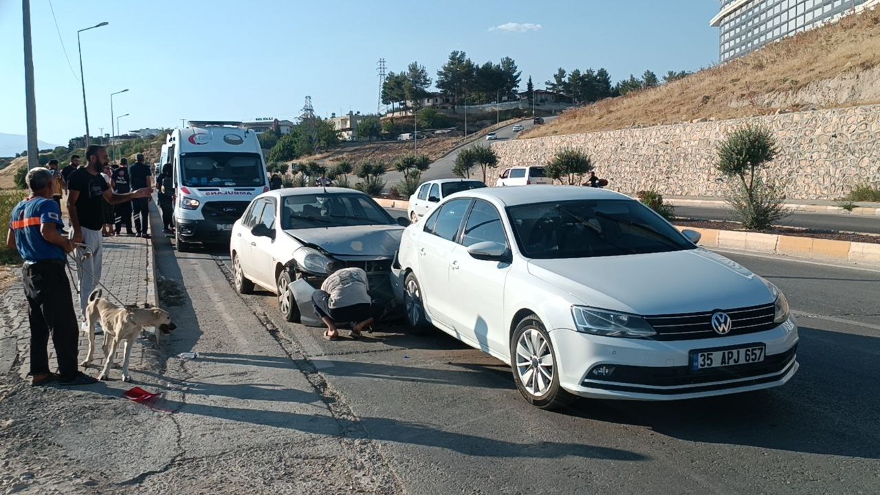 Adıyaman’da iki otomobilin çarpıştığı kazada 2 kişi yaralandı