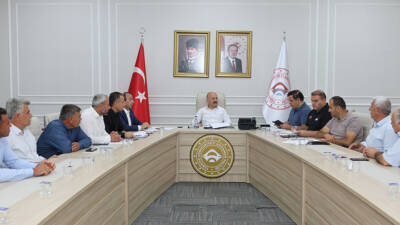 Adıyaman Valisi Osman Varol, il genelindeki muhtarlarla önemli bir toplantı