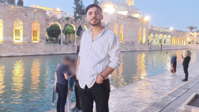 Adıyaman'ın Kahta ilçesinde, Girne Mahallesi'ndeki boş bir arazide 19 yaşındaki