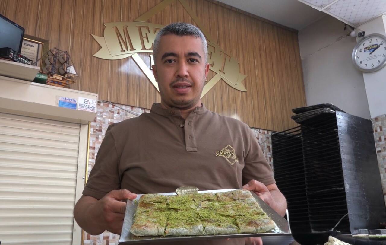 Gastronomi şehri Gaziantep’in coğrafi işaret olarak tescillenen lezzeti katmer, baklavadan