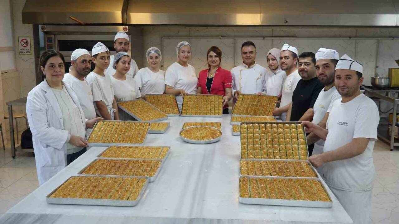 Gaziantep’in tescilli lezzeti olan baklava, Gaziantep Baklava Akademisi’ndeki meslek liseli