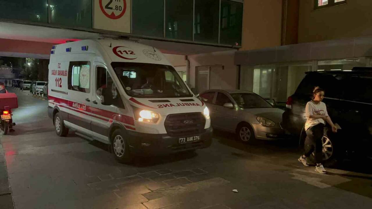 Batman’ın Gercüş ilçesine bağlı Kesiksu köyünde, oyun oynarken damdan düşen