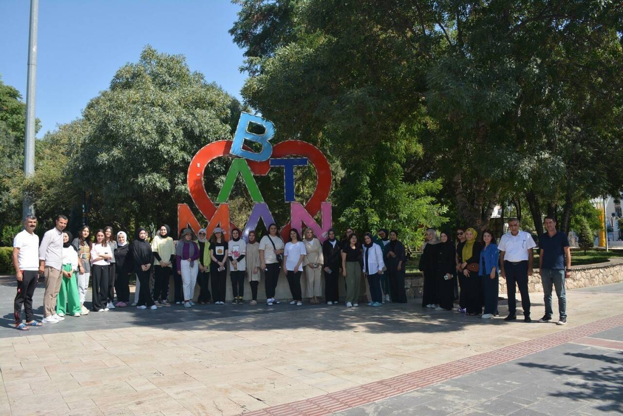 Batman’da, Gençlik ve Spor Bakanlığı’nın gençlere tanıdığı tatil imkanından faydalanan