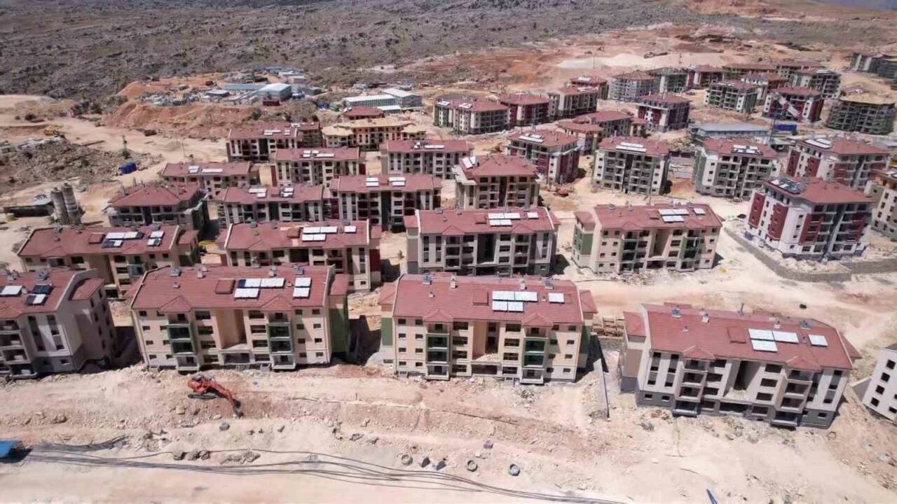 Besni'de, 6 Şubat depremlerinden en fazla etkilenen bölgelerden biri olan