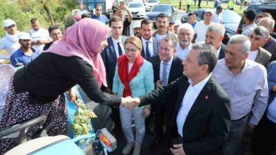 Gaziantep’te düzenlenen fıstık mitingi sırasında, CHP Genel Başkanı Özgür Özel’in