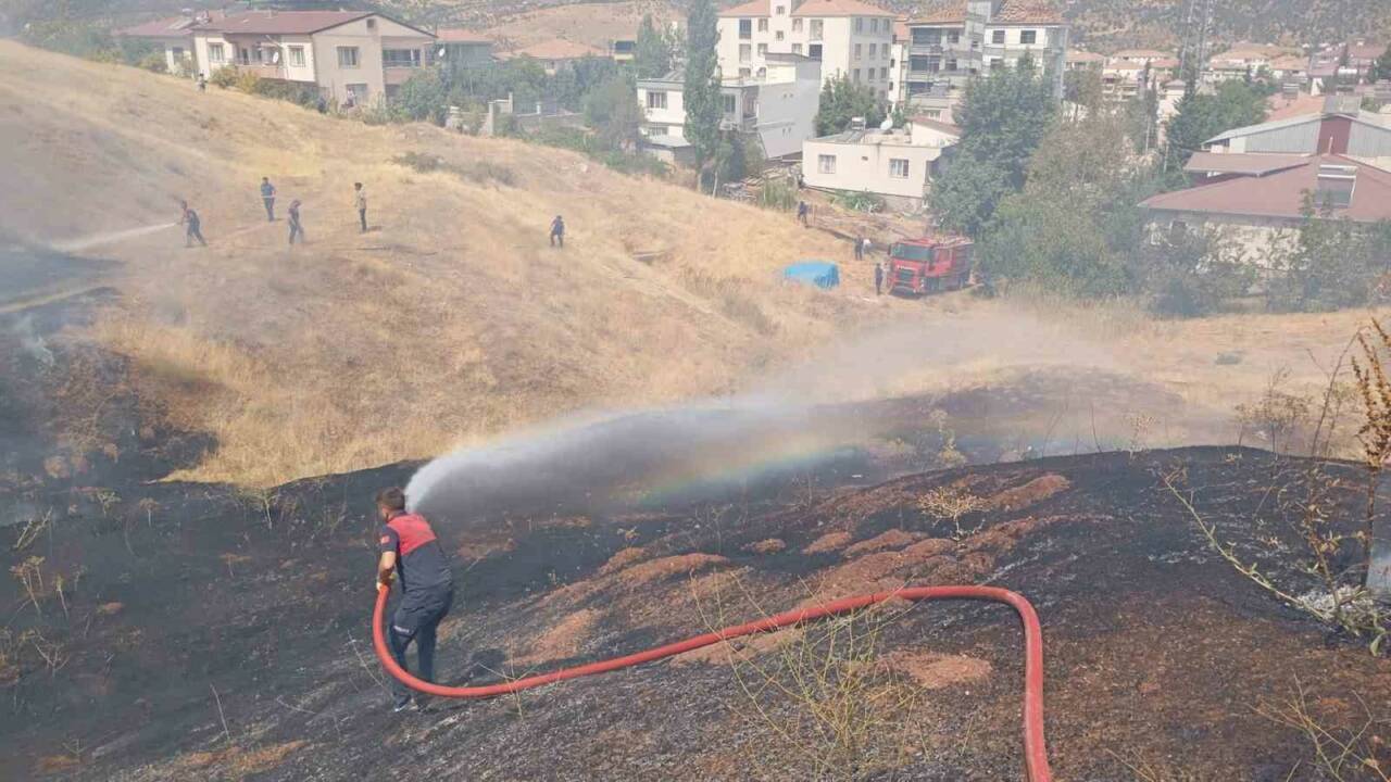 Gölbaşı’nda Otluk Yangını: 50 Dönüm Alan Zarar Gördü