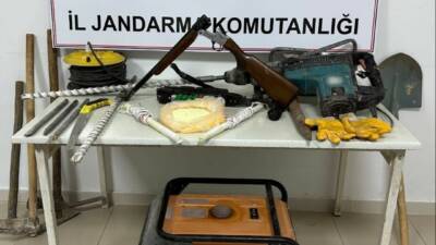 Adıyaman’da sit alanında kaçak kazı yapan 7 şahıs, jandarma ekiplerince