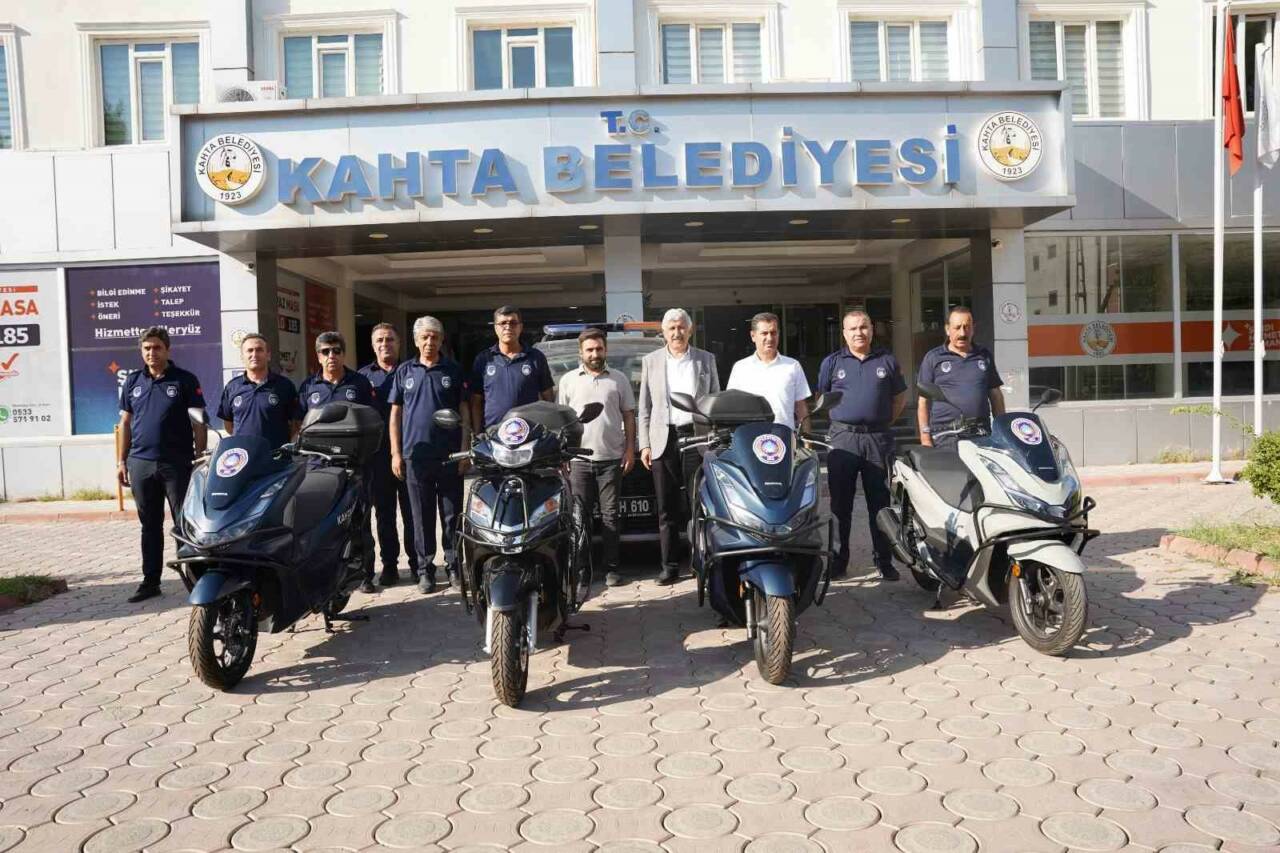 Adıyaman’ın Kahta ilçe Belediyesi, zabıta hizmetlerinde etkinliği artırmak amacıyla motosikletli