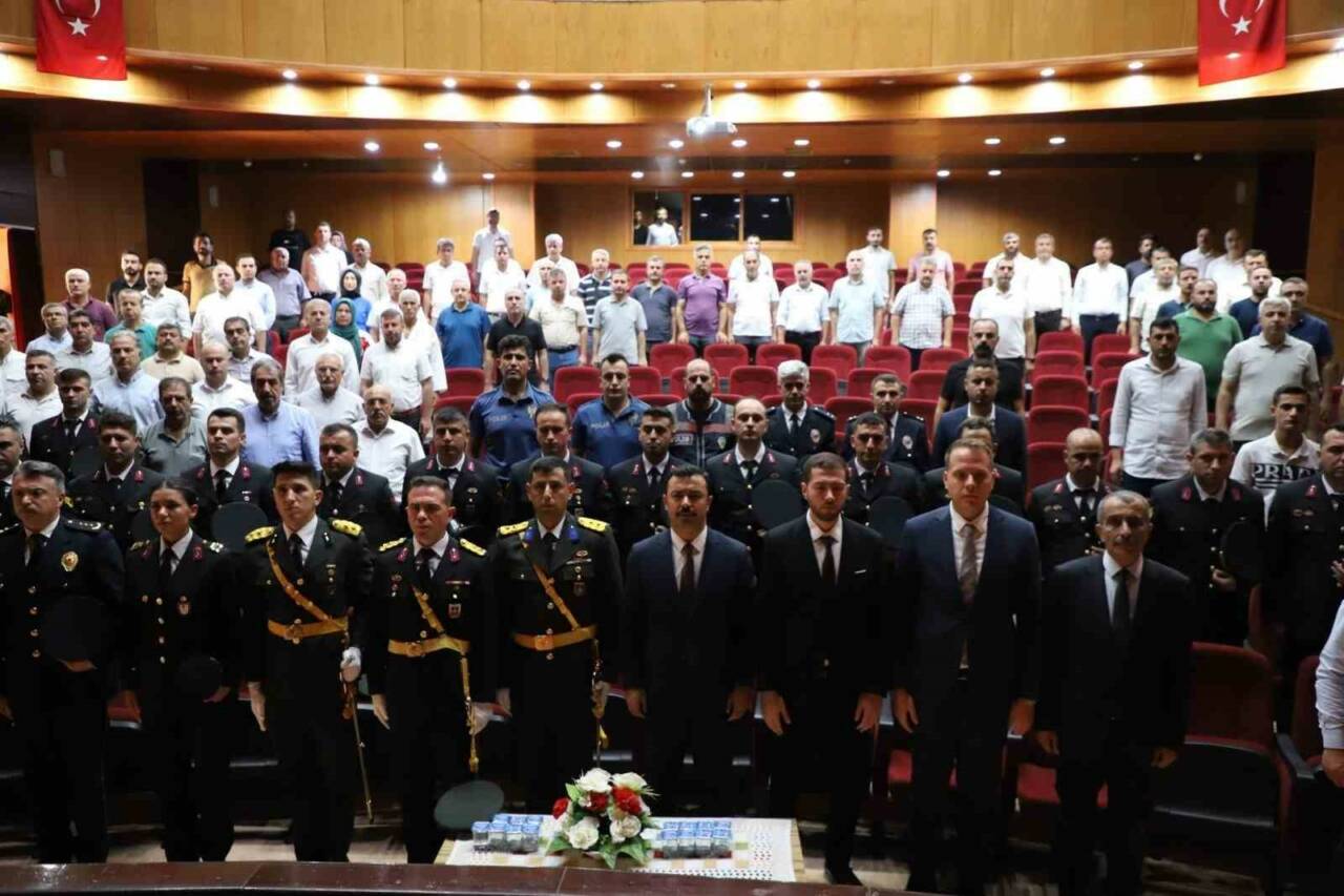  Kahta'da, 30 Ağustos Zafer Bayramı'nın 102. yılı, düzenlenen törenle