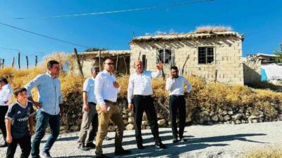  Besni' de Kaymakam Çağlar Partal, kilitli parke taşı döşeme