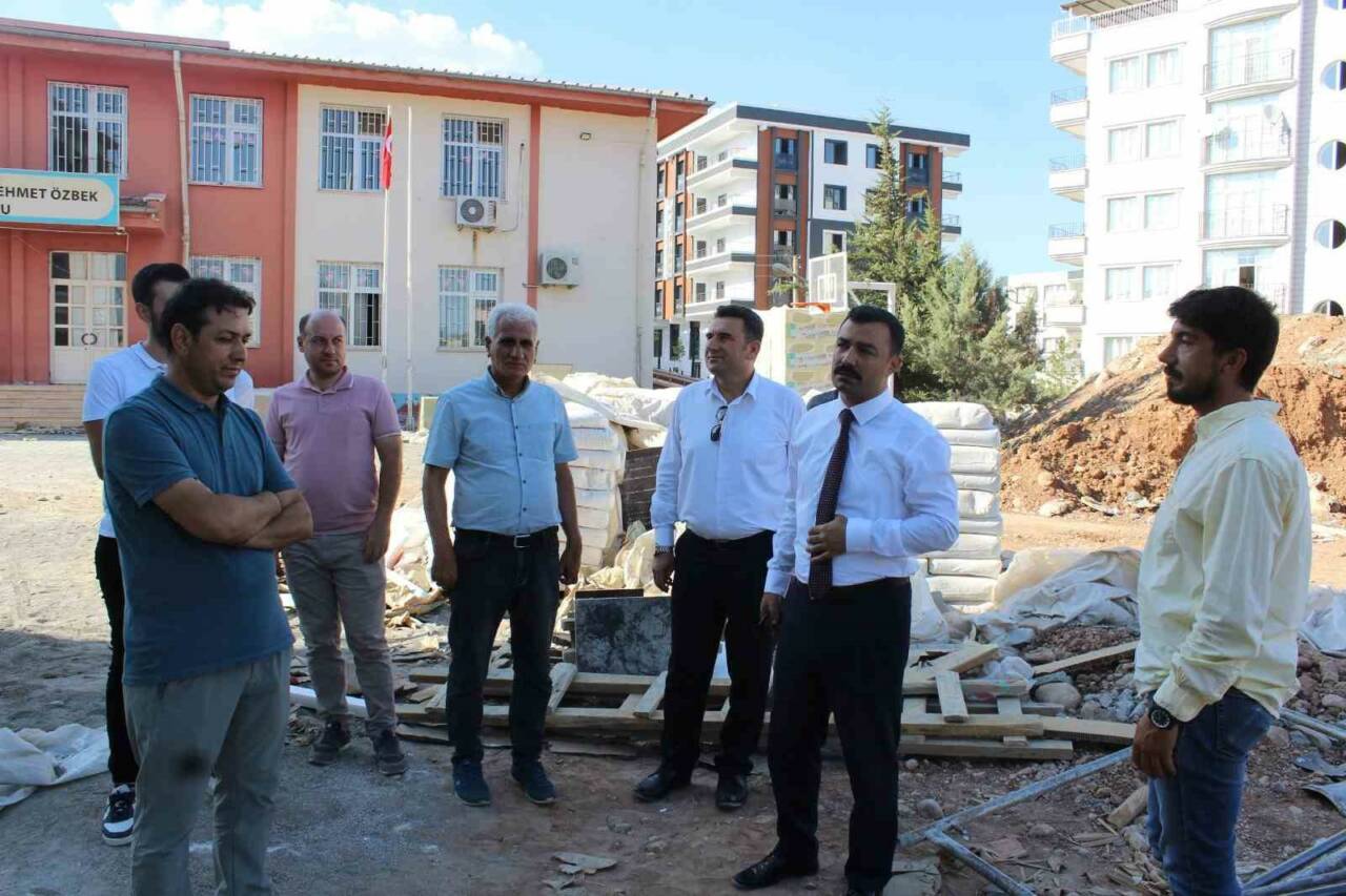 Adıyaman’ın Kahta Kaymakamı Muhammed Üsame Soysal ilçedeki eğitim altyapısını güçlendirmek