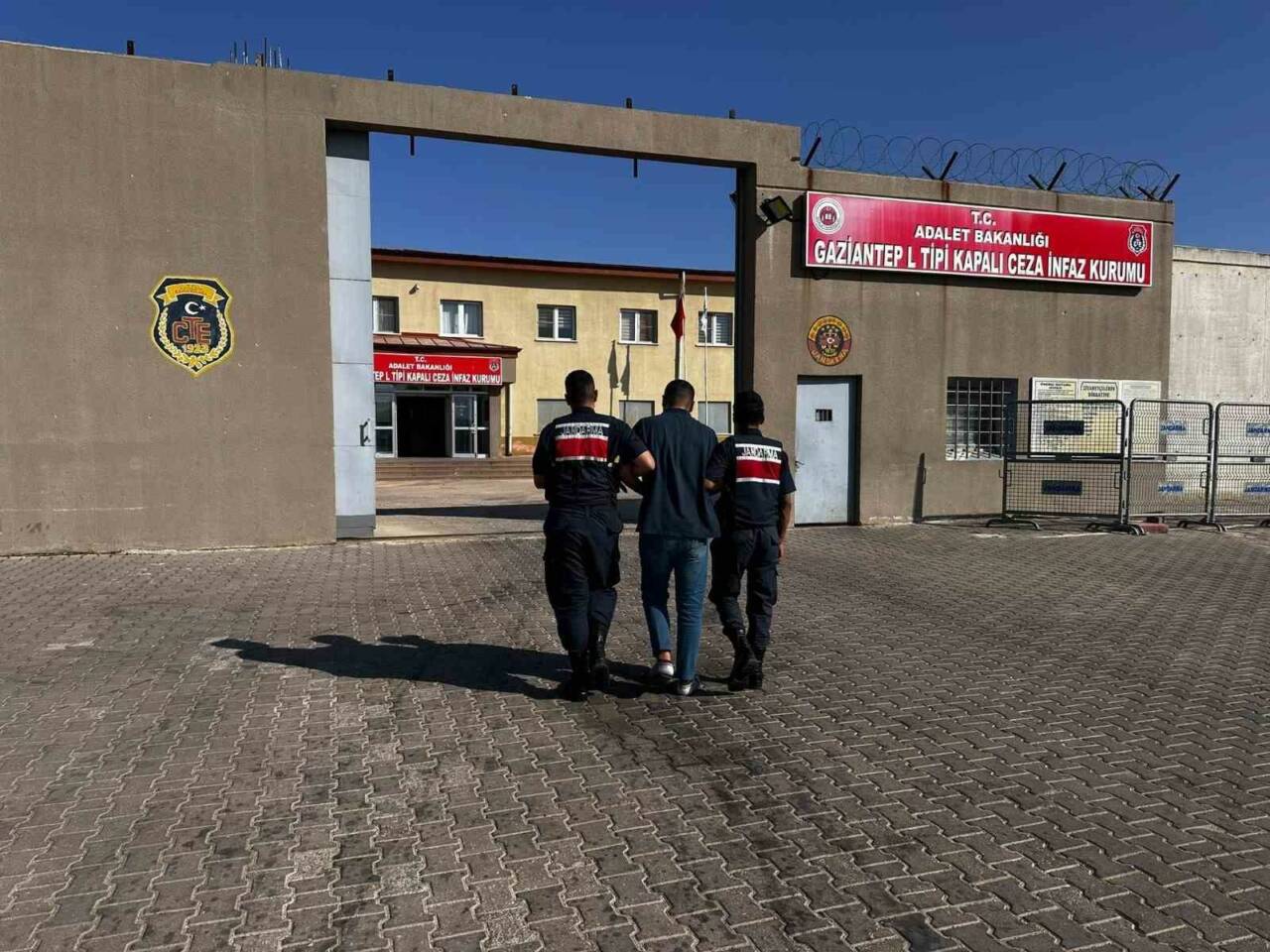 Gaziantep’te hırsızlık suçundan 13 yıl kesinleşmiş hapis cezası bulunan firari