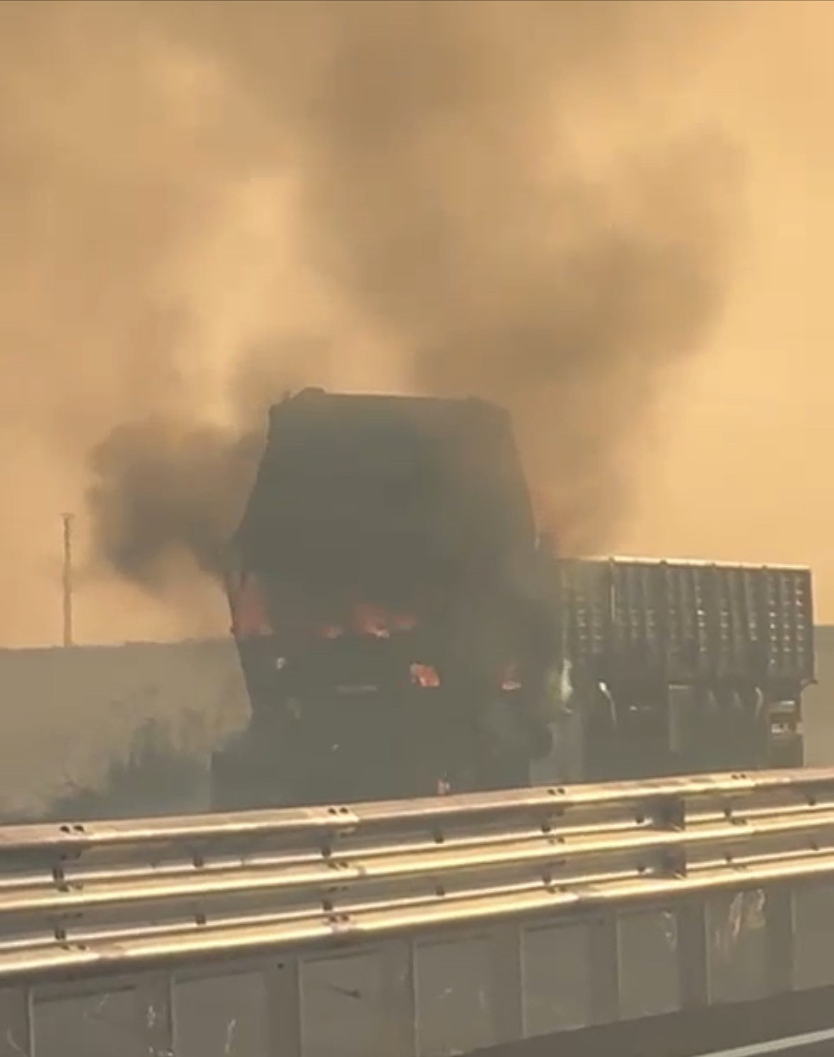 Mardin'in Nusaybin ilçesinde 2 tırın çarpışması sonucu meydana gelen kazada