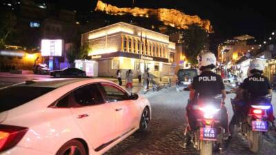 Mardin’in Kızıltepe ilçesinde düzenlenen uyuşturucu operasyonunda 4 şüpheli gözaltına alındı.