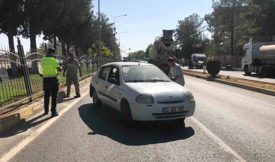 Adıyaman’da otomobil ile beton