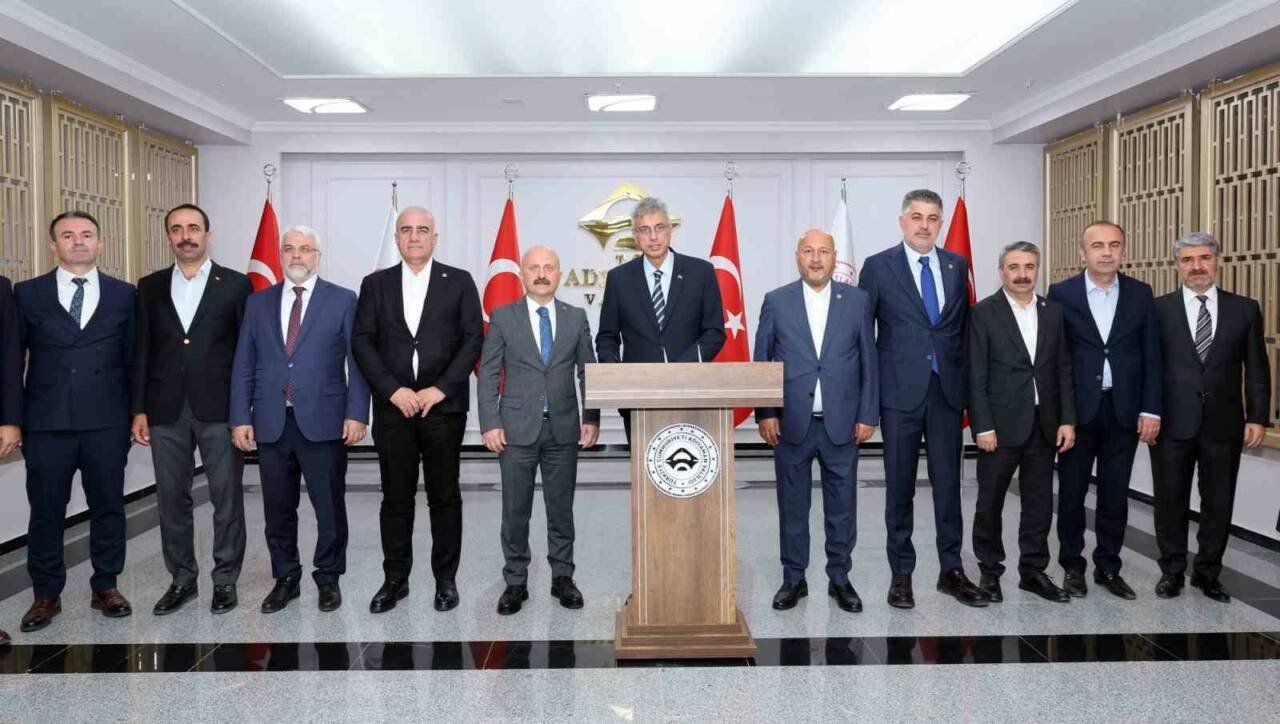 Sağlık Bakanı Prof. Dr. Kemal Memişoğlu, bir dizi ziyarette bulunmak