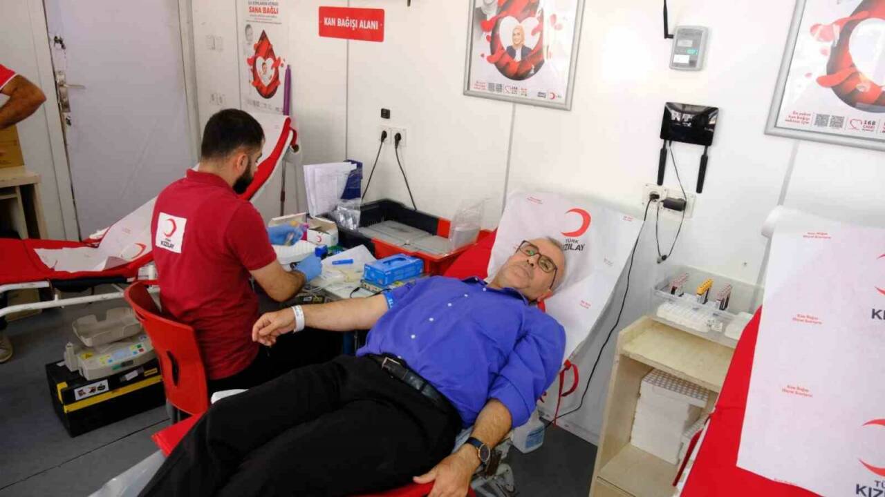 Şırnak İl Milli Eğitim Müdürlüğü personeli, Kızılay Şırnak Şubesi tarafından