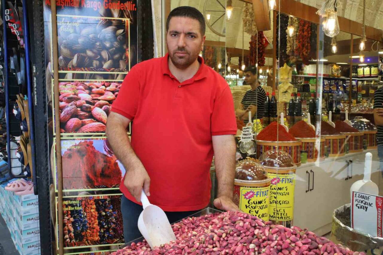 Sezonun yeni mahsülleri tezgahtaki yerini aldı