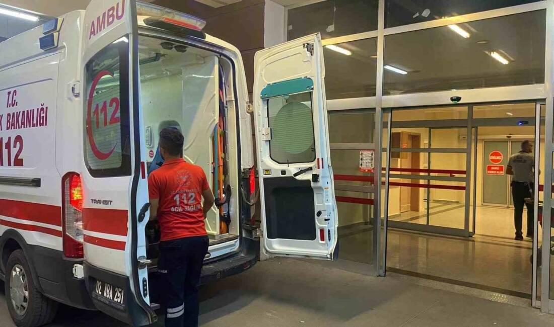 Adıyaman’da bir inşaatta çalışan çocuk, yüksekten düşerek yaralandı.