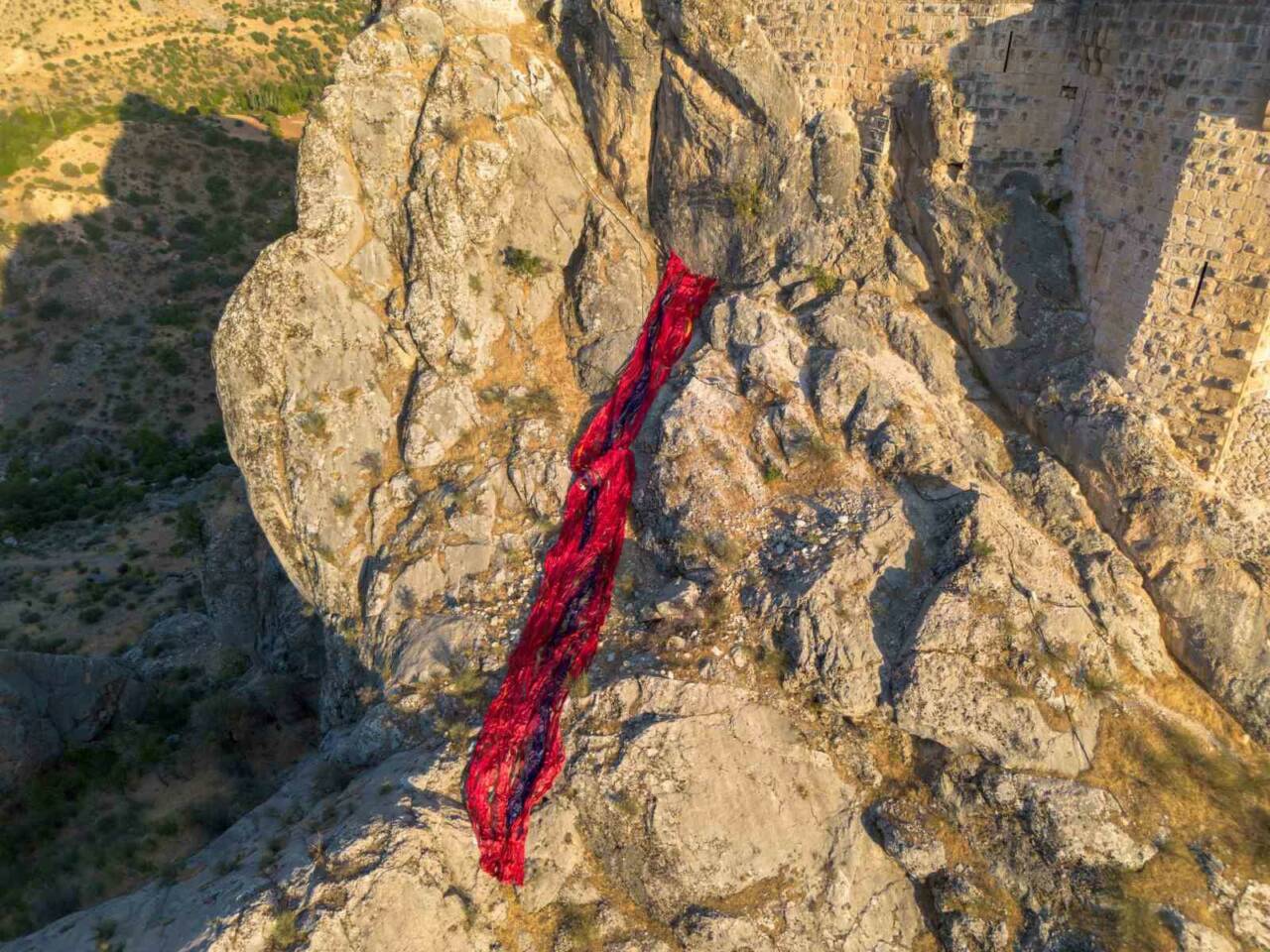 Türkiye’nin önemli çağdaş sanat etkinliklerinden biri haline gelen Kommagene Bienali,