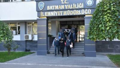 Batman'da Narkotik Suçlarla Mücadele ekipleri tarafından gerçekleştirilen bir operasyonda, farklı