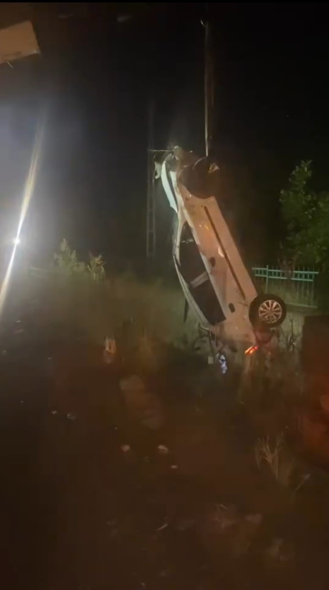 Gölbaşı'nda, bir otomobilin su kanalına düşmesi sonucu 1 kişi yaralandı.