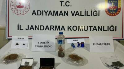 Adıyaman İl Jandarma Komutanlığı ekipleri, gerçekleştirdikleri uyuşturucu denetimlerinde 23 şahsı