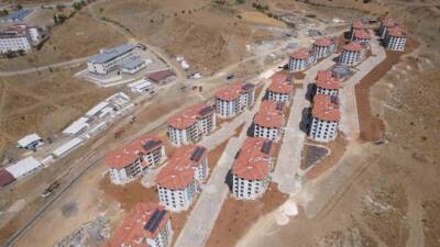 Sincik'te, Kahramanmaraş merkezli 6 Şubat depremlerinin ardından başlatılan kalıcı konut