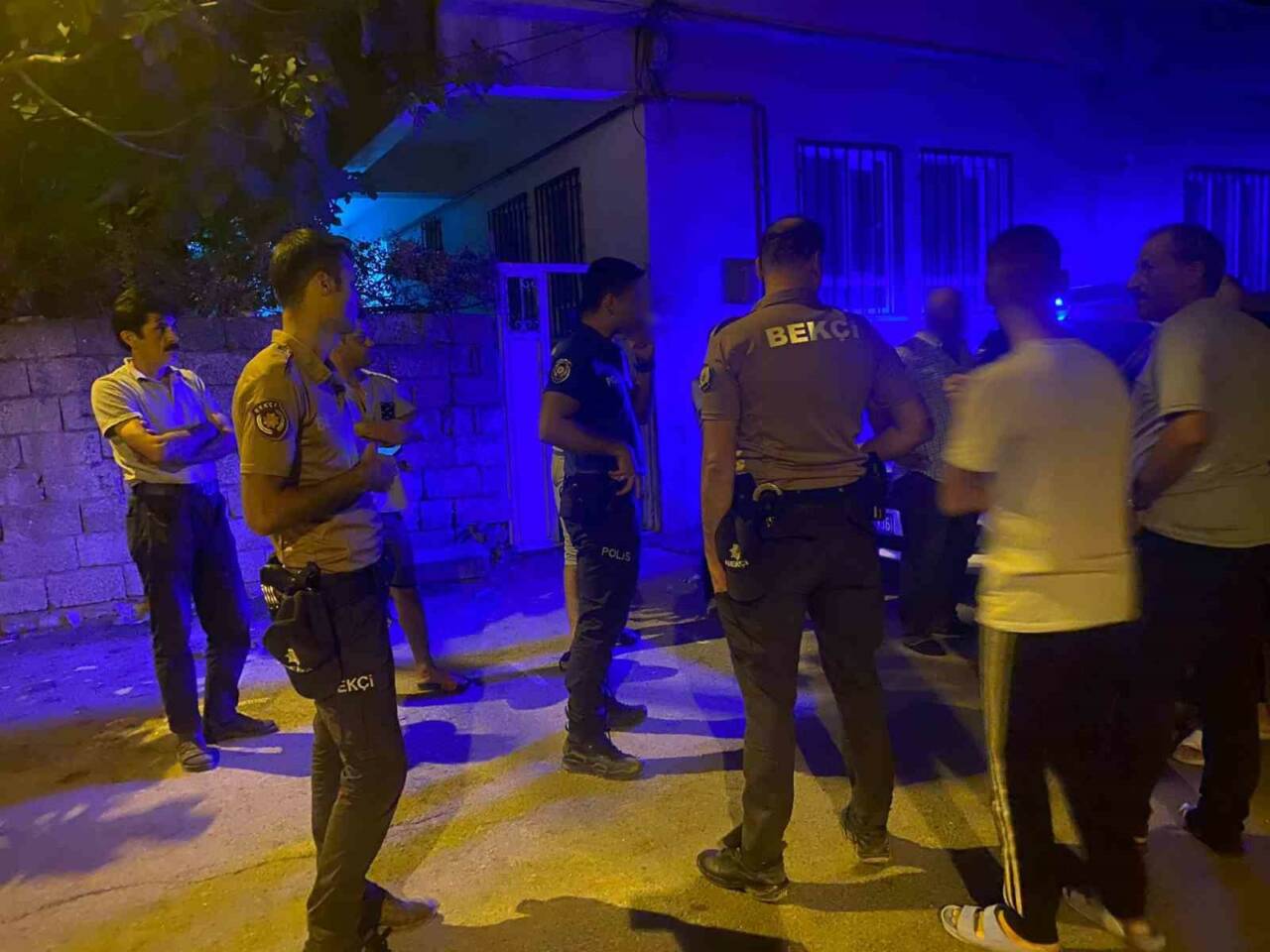 Adıyaman'da iki grup arasında çıkan kavga, polis ekiplerinin müdahalesiyle sonlandırıldı.