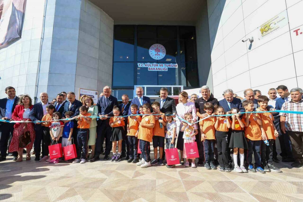 Bakan Ersoy, Münif Paşa 100. Yıl İl Halk Kütüphanesi’nin Açılışını Yaptı