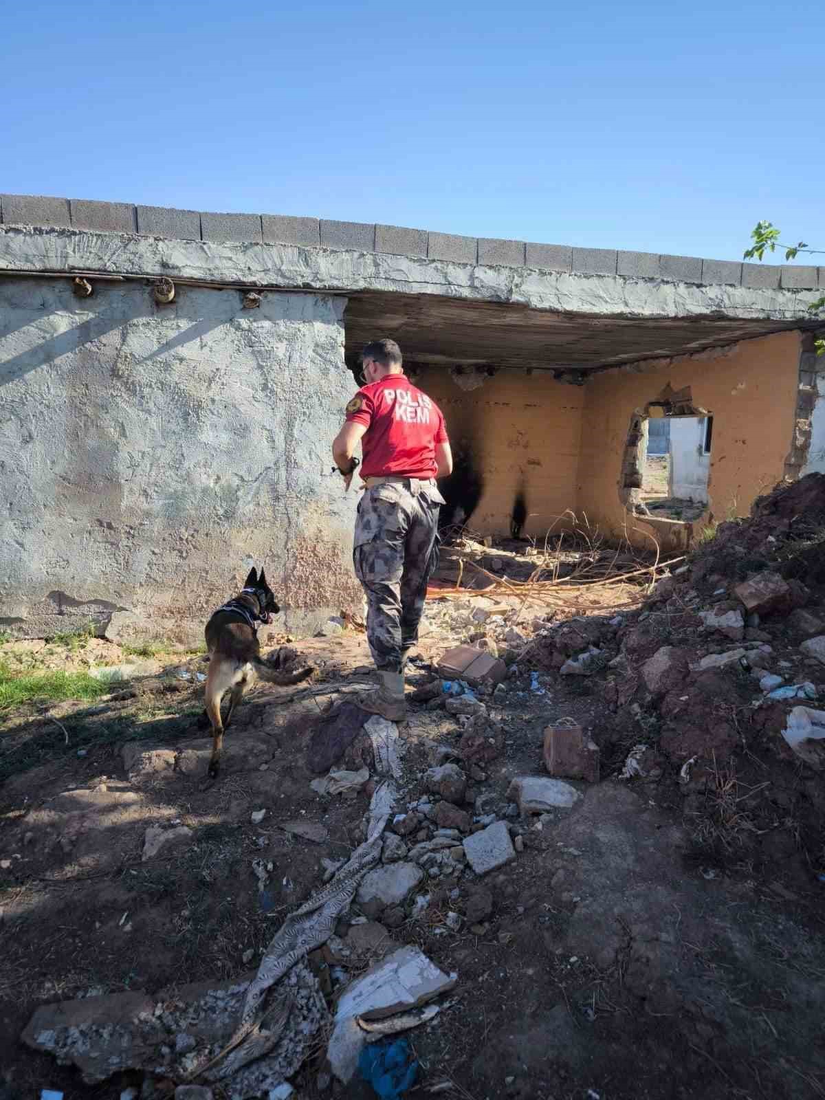 Batman Emniyet Müdürlüğü Narkotik Suçlarla Mücadele Şube Müdürlüğü tarafından okul