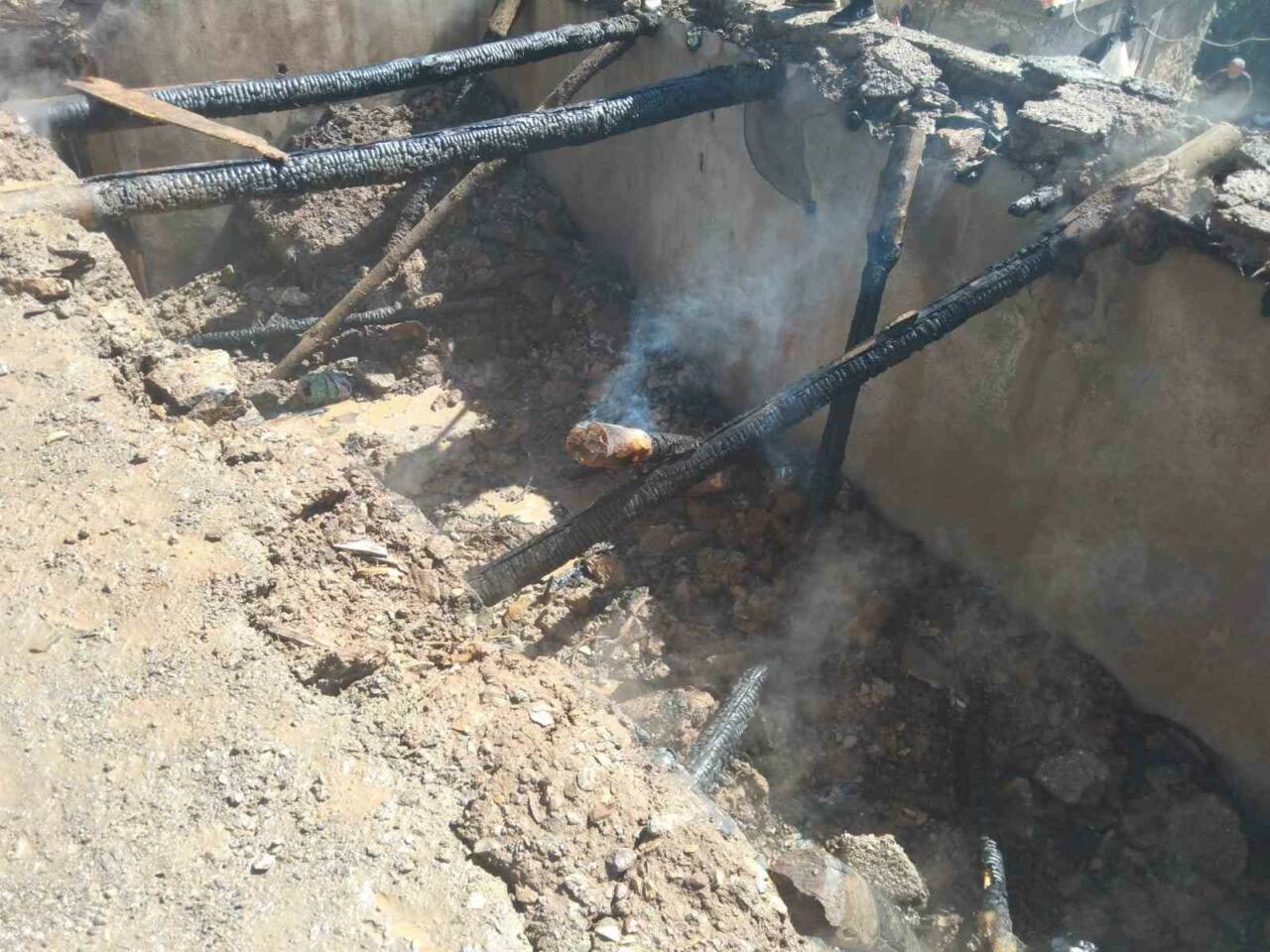 Batman'ın Sason ilçesinde, Çalışırlar köyünde bulunan 2 katlı taş ve