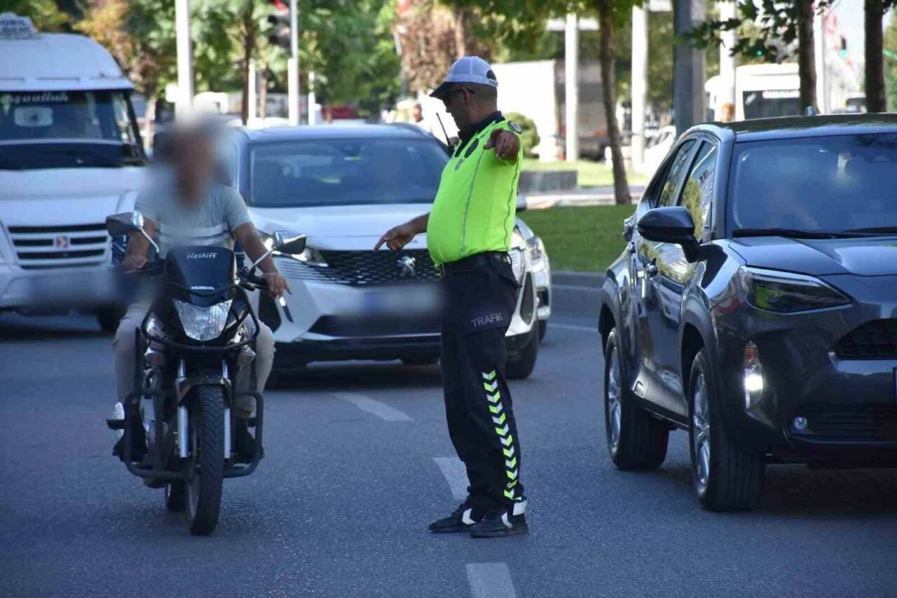 Batman kent merkezinde Trafik Tescil ve Denetleme Şube Müdürlüğü tarafından