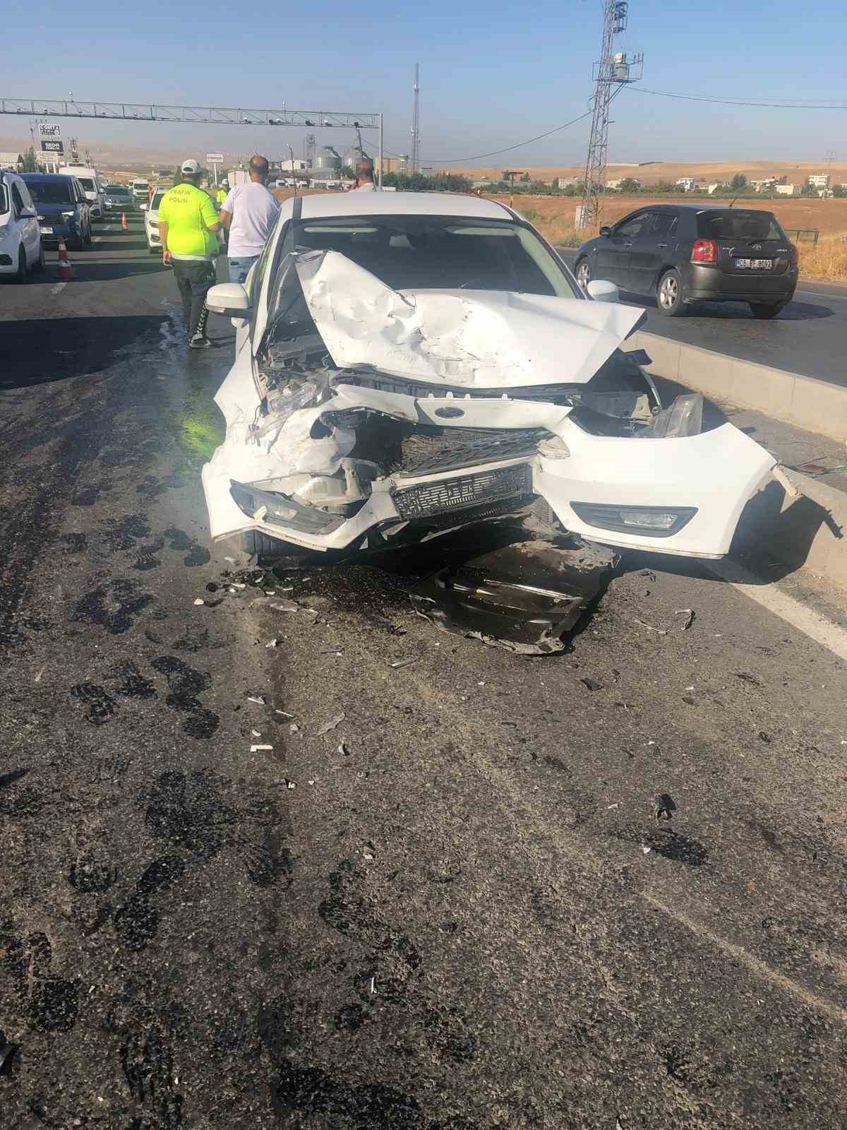 Batman Beşiri karayolunda meydana gelen trafik kazasında 6 kişi yaralandı.