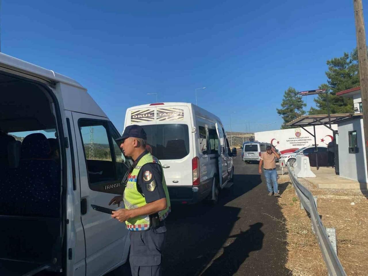  Besni de, öğrenci güvenliğini artırmak amacıyla okul servislerine yönelik