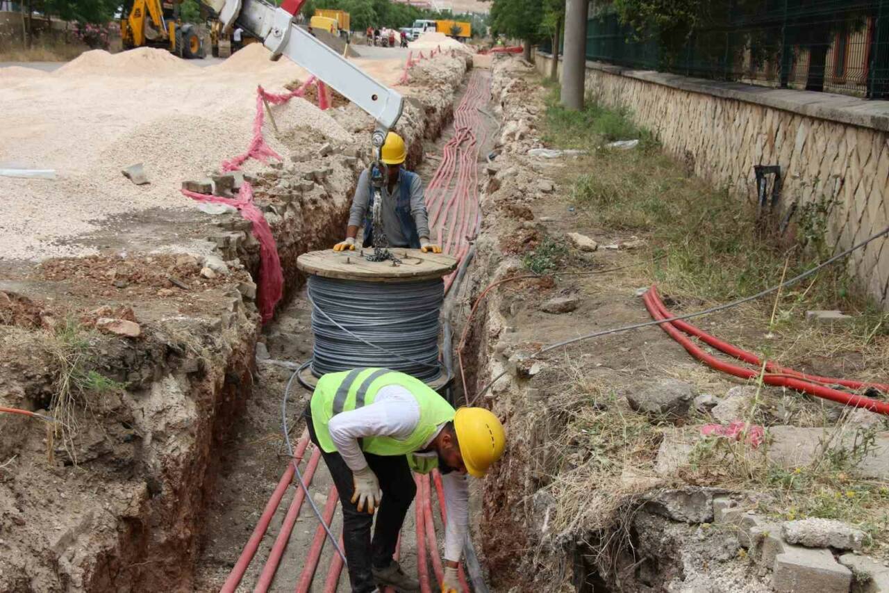 Dicle Elektrik, Yatırımlarla Kayıp Kaçak Oranını Düşürdü